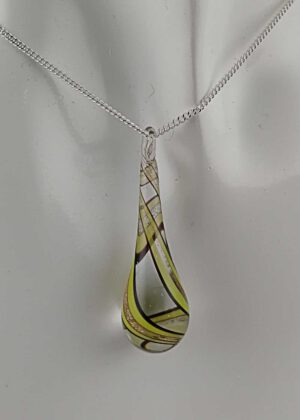 Kette mit Anhänger gelb schwarz gold