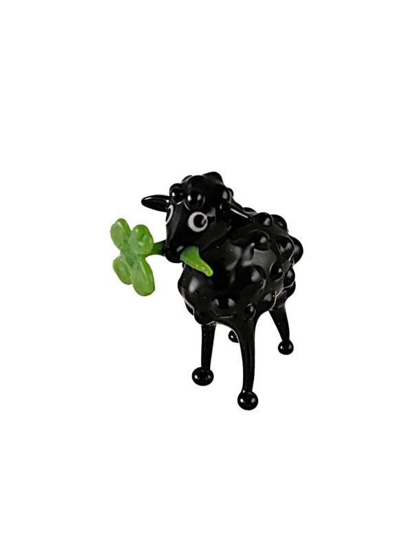 Glasfigur Schaf mit Kleeblatt schwarz