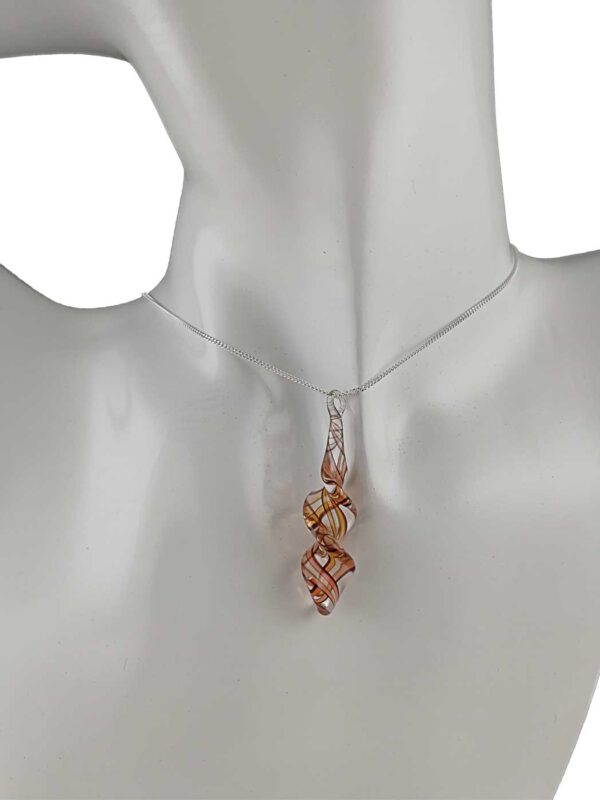 Kette mit Anhänger rot schwarz gold