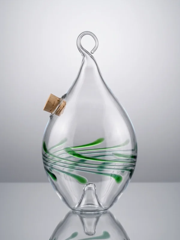 Mundgeblasene Obstfliegenfalle aus Glas mit grüner Fadenauflage und Naturkorken aus Lauscha